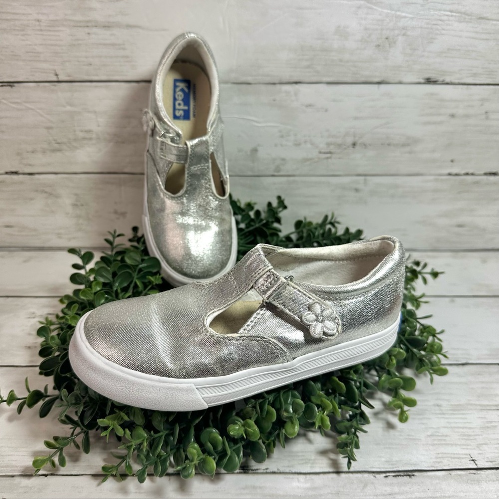 Keds Mary Jane’s Silver Size 12 M